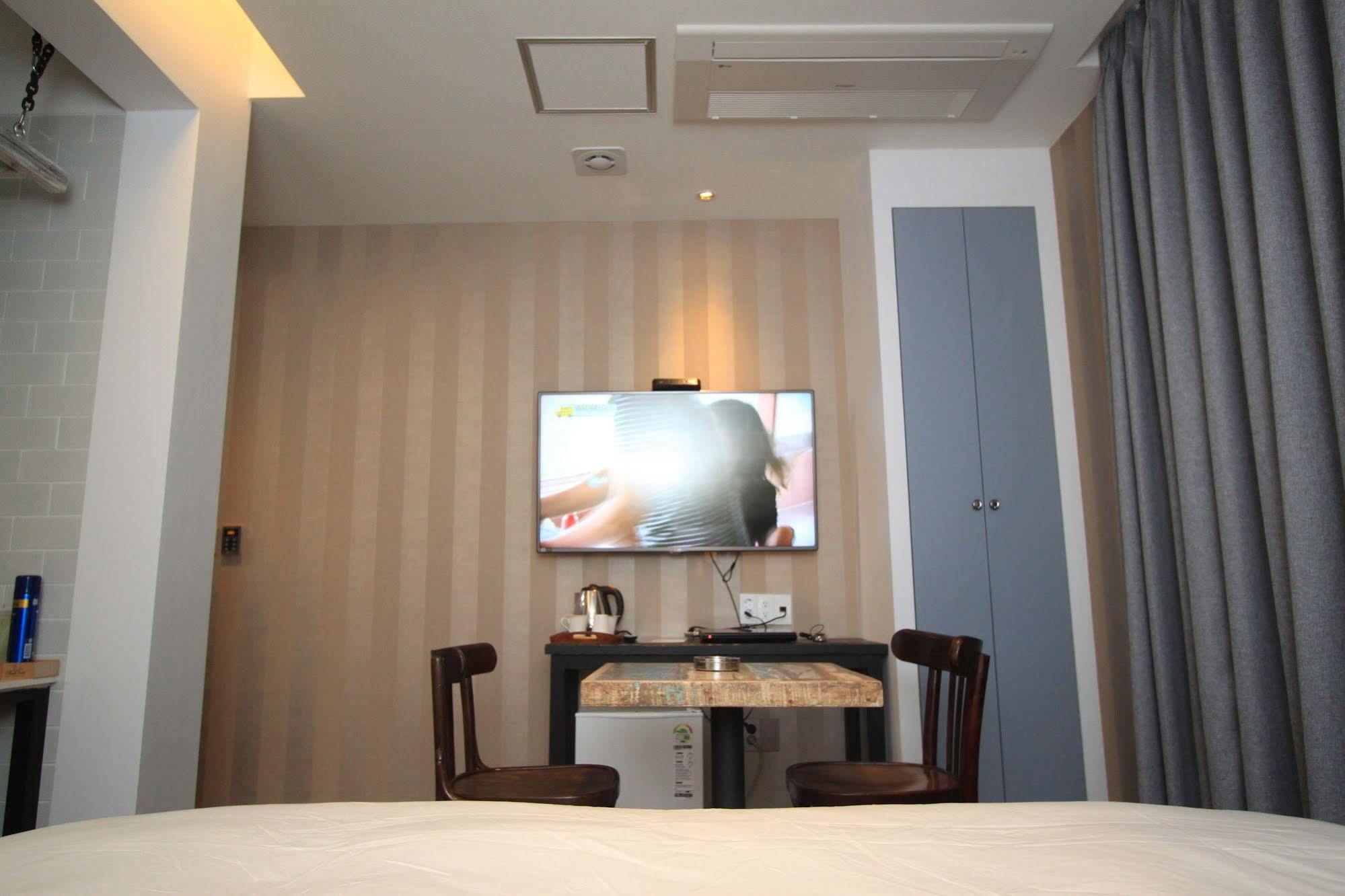 Hound Hotel Чангуон Екстериор снимка