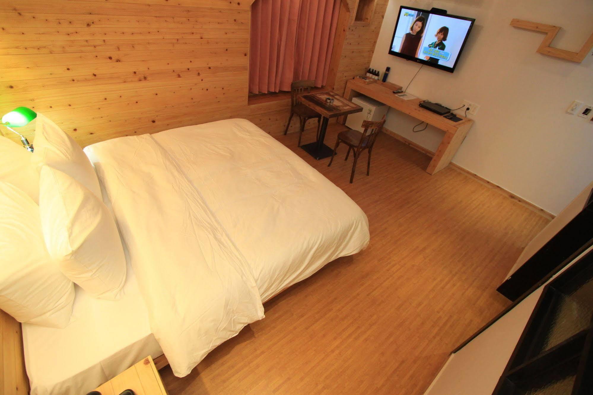 Hound Hotel Чангуон Екстериор снимка